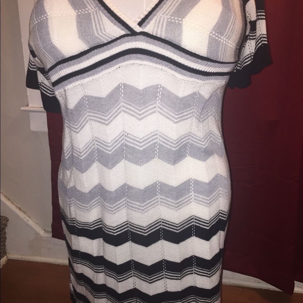 Black and white print light sweater dress